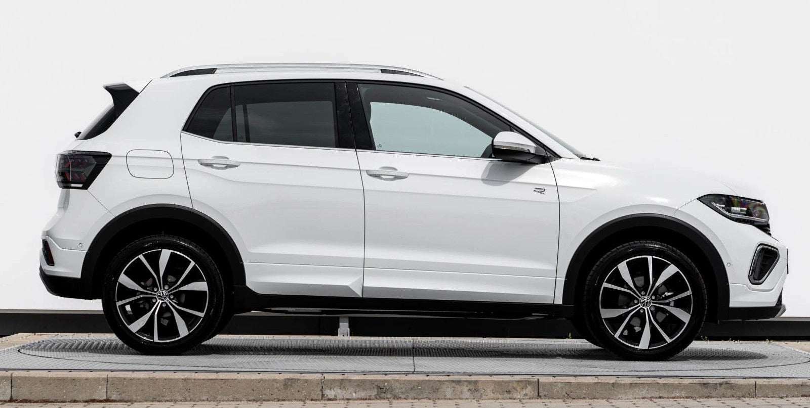 Volkswagen T-Cross R-line 1.5 tsi 150ch DSG-7 – Image 2