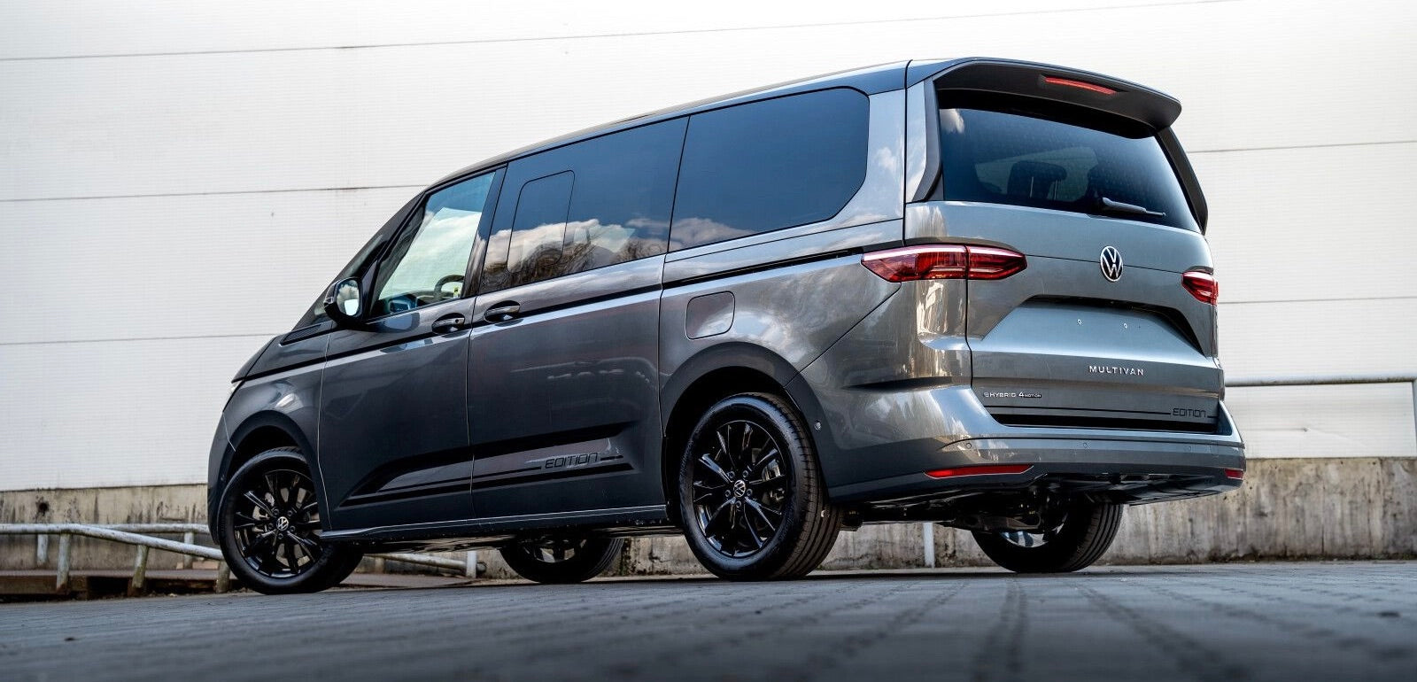 Volkswagen T7 Multivan Edition 4motion – Image 2
