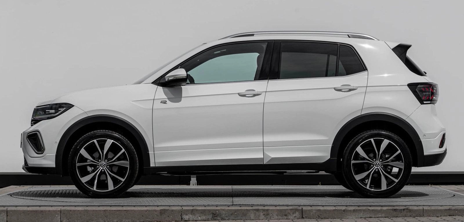Volkswagen T-Cross R-line 1.5 tsi 150ch DSG-7 – Image 4