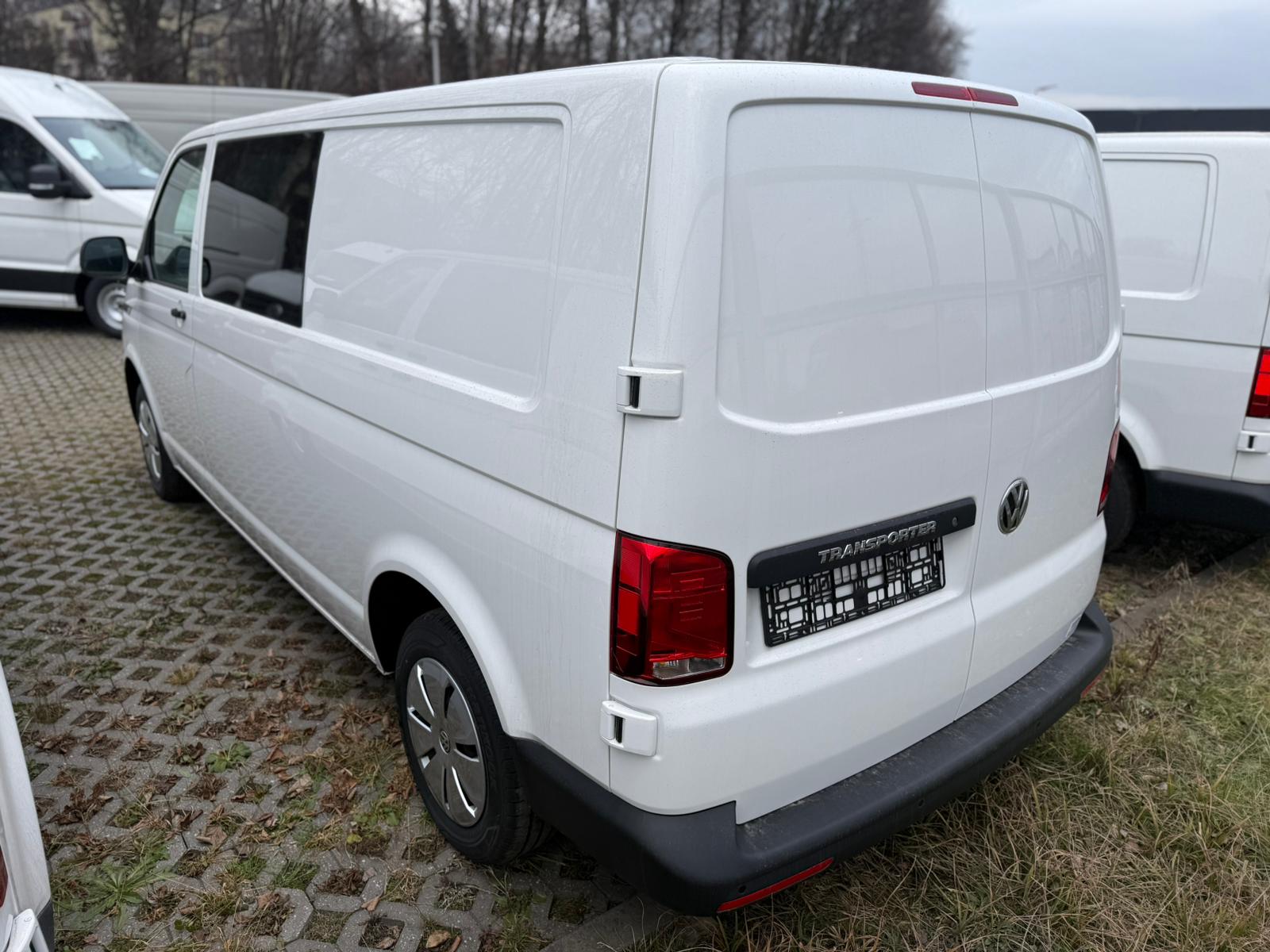 Volkswagen T6.1 Transporter Procab – Image 3