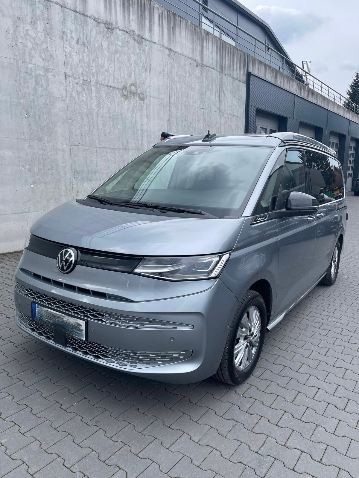 Volkswagen T7 California Coast