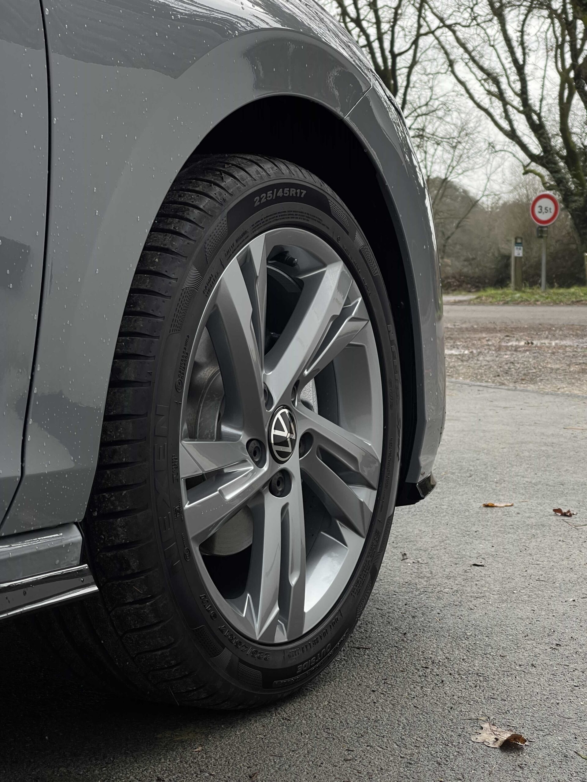 Volkswagen Golf 8 Tsi 150ch R-Line – Image 6