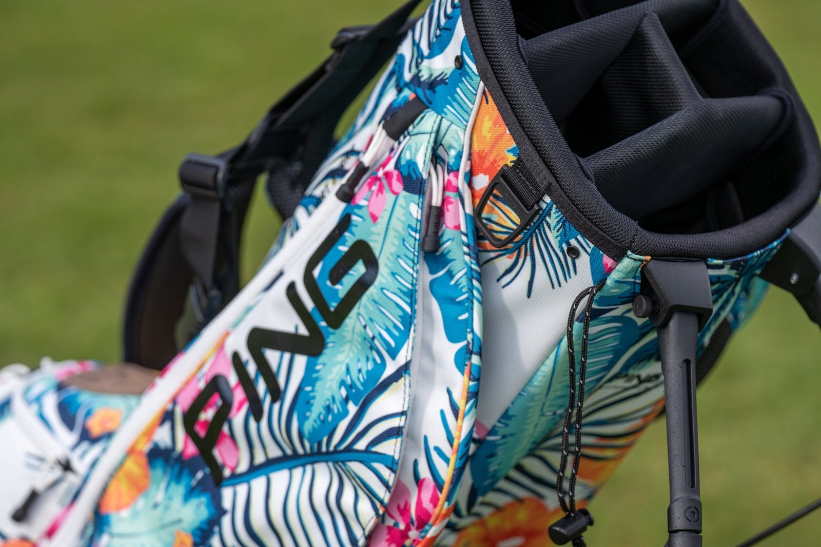 Ping Hoofer Lite Limited Edition Paradaiso Golf Stand Bag 34726 – Image 2